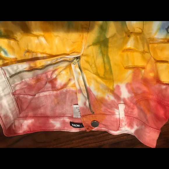 Booty shorts low rise size - Picture 3 of 5